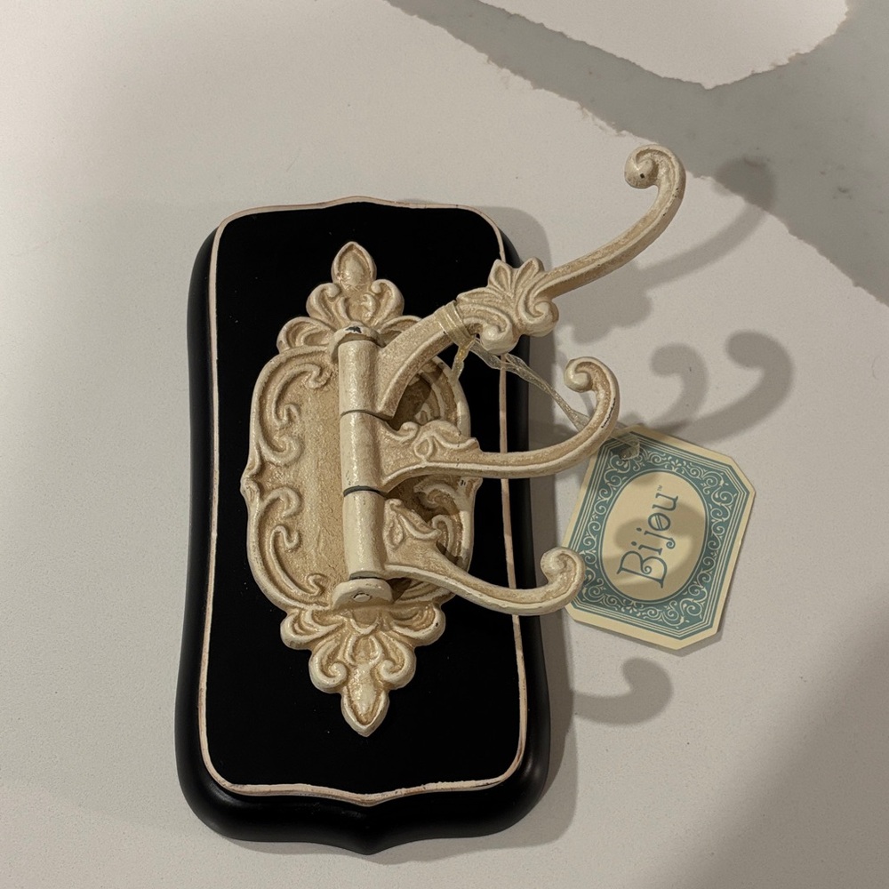 Shabby Chic Black & Cream Wall Hook…3 Adjustable Prongs… 8x4…By Bijou.. NWT